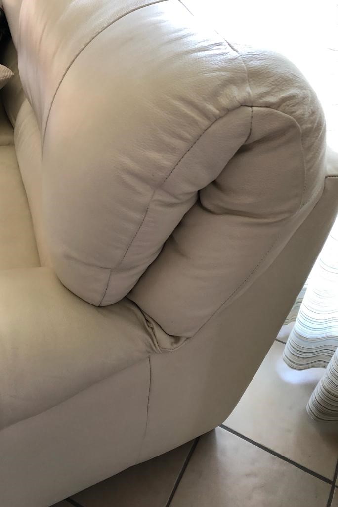 Canapé cuir blanc cassé